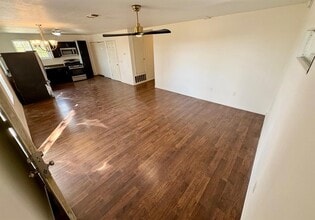 5213 Tucker Hill Ln in Cedar Creek, TX - Building Photo - Building Photo