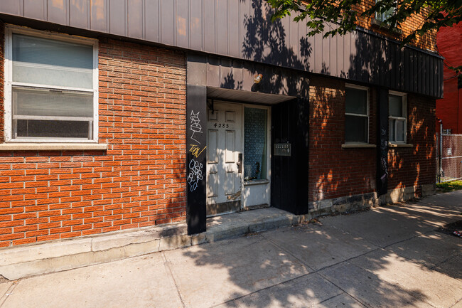 4285 Saint-Jacques Rue in Montréal, QC - Building Photo - Building Photo