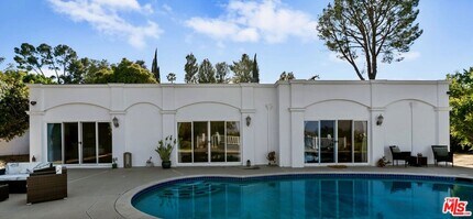 4624 Conchita Way in Los Angeles, CA - Building Photo - Building Photo