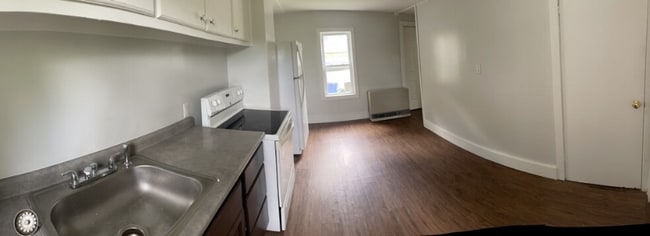 13 Foster St