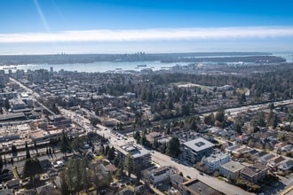 2590 Lonsdale Ave in North Vancouver, BC - Building Photo - Building Photo