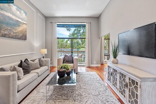 300 N Civic Dr #313, Unit 313, Unit 313