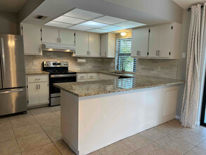 17369 Oriole Rd in Ft. Myers, FL - Foto de edificio - Building Photo