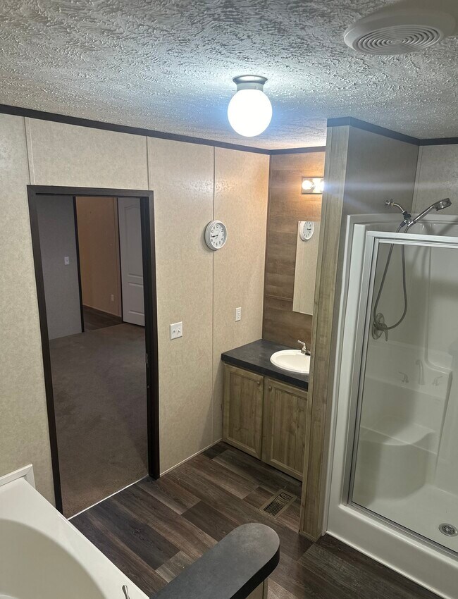12734 Co Rd 2184D in Tatum, TX - Building Photo - Building Photo