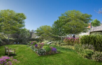 1 Dune Alpin Dr S in East Hampton, NY - Building Photo - Building Photo