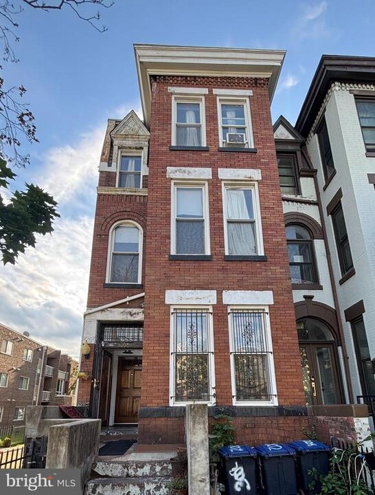 3002 13th St NW in Washington, DC - Building Photo