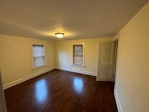 431 S Broad St in Grove City, PA - Building Photo - Building Photo