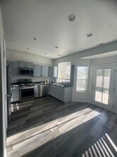 214 Foxboro Dr W in North Salt Lake, UT - Building Photo - Building Photo