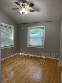 4245 Lathrop Ave photo'