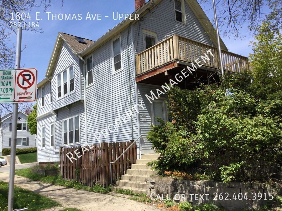 1804 E Thomas Ave in Milwaukee, WI - Building Photo