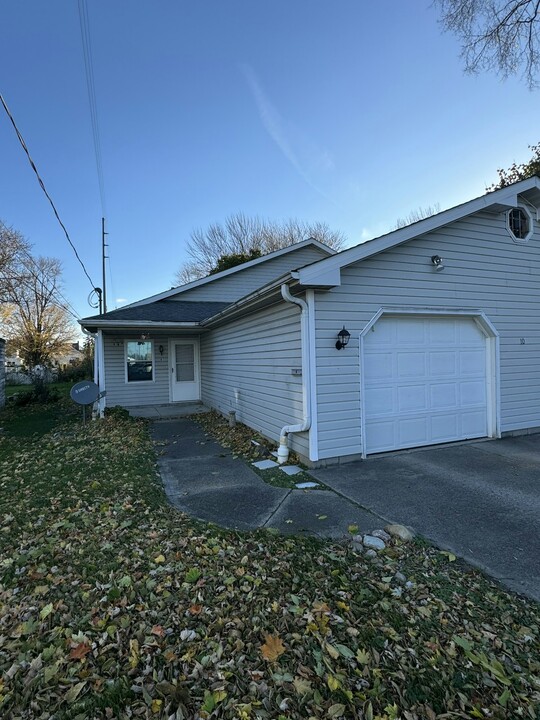 10 Chatham St in Norwalk, OH - Foto de edificio