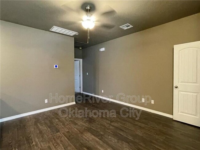 924 SW 91st St in Oklahoma City, OK - Building Photo - Building Photo