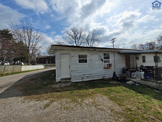 1282 Carolina Ave in Cookeville, TN - Building Photo - Building Photo