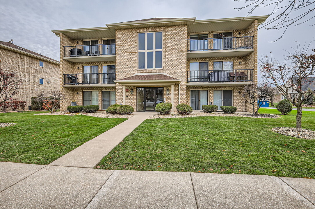 12799 St Andrews Ct in Lemont, IL - Foto de edificio