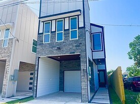 8131 St Louis St in Houston, TX - Building Photo