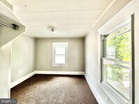 77 Thompson St photo'