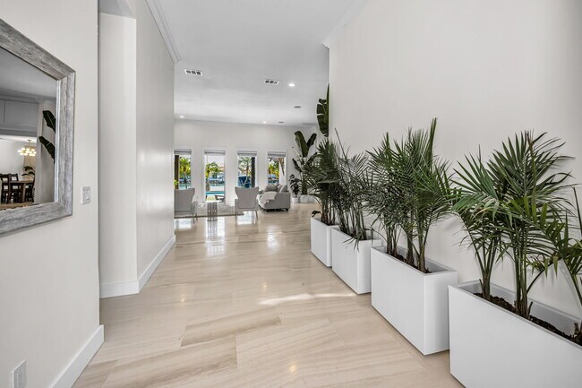 755 116th Ave in Treasure Island, FL - Building Photo - Building Photo