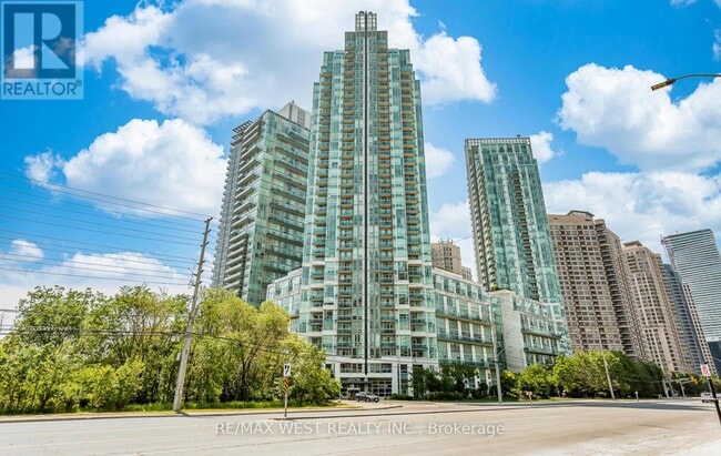 property at 220-2220 Burnhamthorpe Rd W