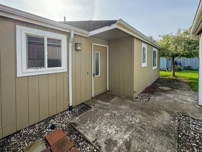 372-374-374 Annette Ct NE in Salem, OR - Building Photo - Building Photo