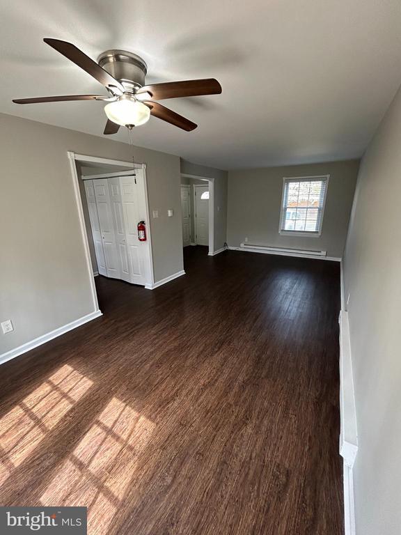 508 Loch Lomond Dr in Gloucester Township, NJ - Building Photo - Building Photo