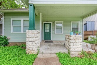 1205 W 22 1/2 St in Austin, TX - Building Photo - Building Photo