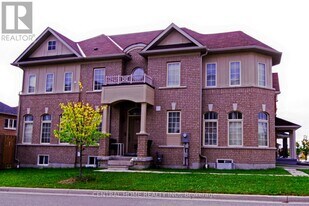 25 Camilleri Rd in Ajax, ON - Building Photo