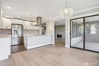 11644 100th Ave NE in Kirkland, WA - Building Photo - Building Photo