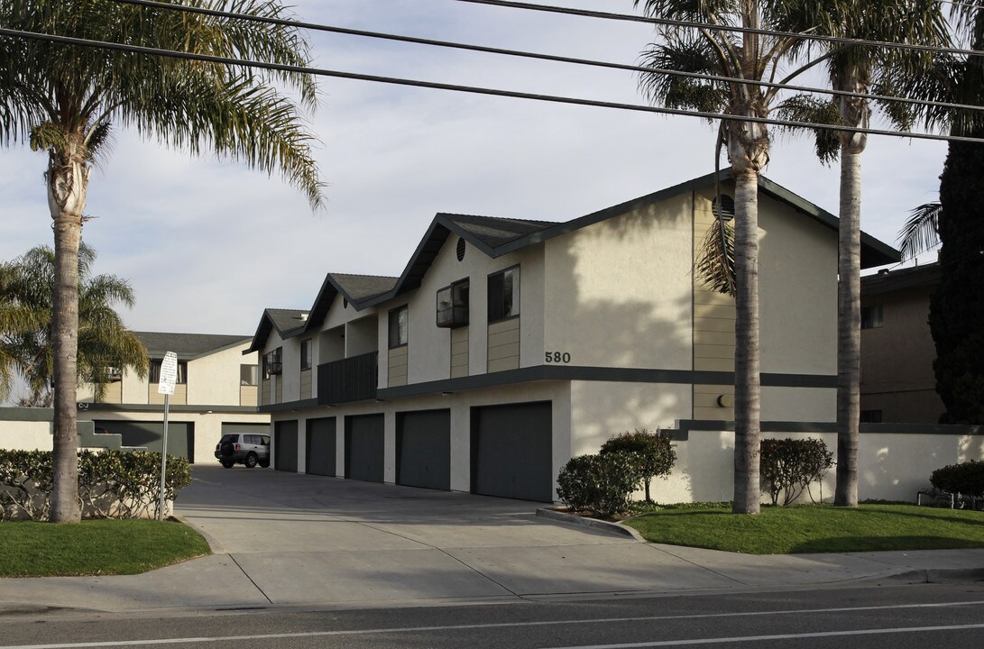 580 Hamilton St in Costa Mesa, CA - Foto de edificio