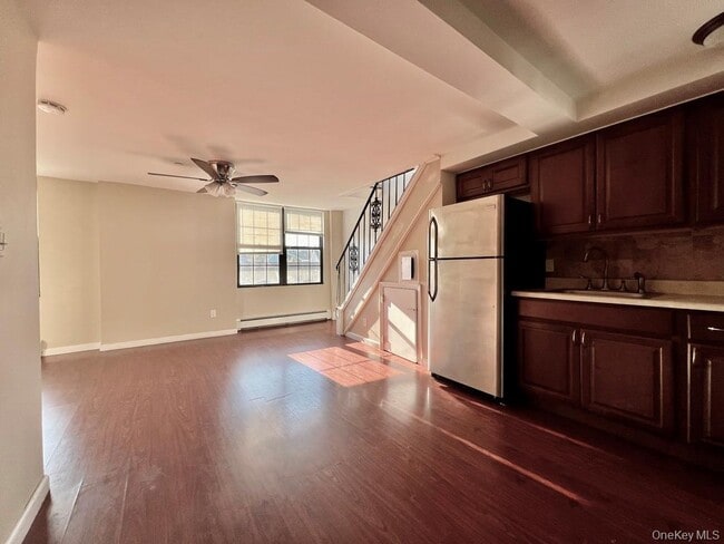 2 Audrey Ave in Oyster Bay, NY - Building Photo - Building Photo