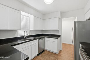 231 N Robson in Mesa, AZ - Building Photo