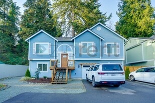 13449 14th Ave S in Burien, WA - Building Photo