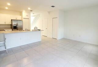 20756 NE 5th Ct in Miami, FL - Building Photo - Building Photo