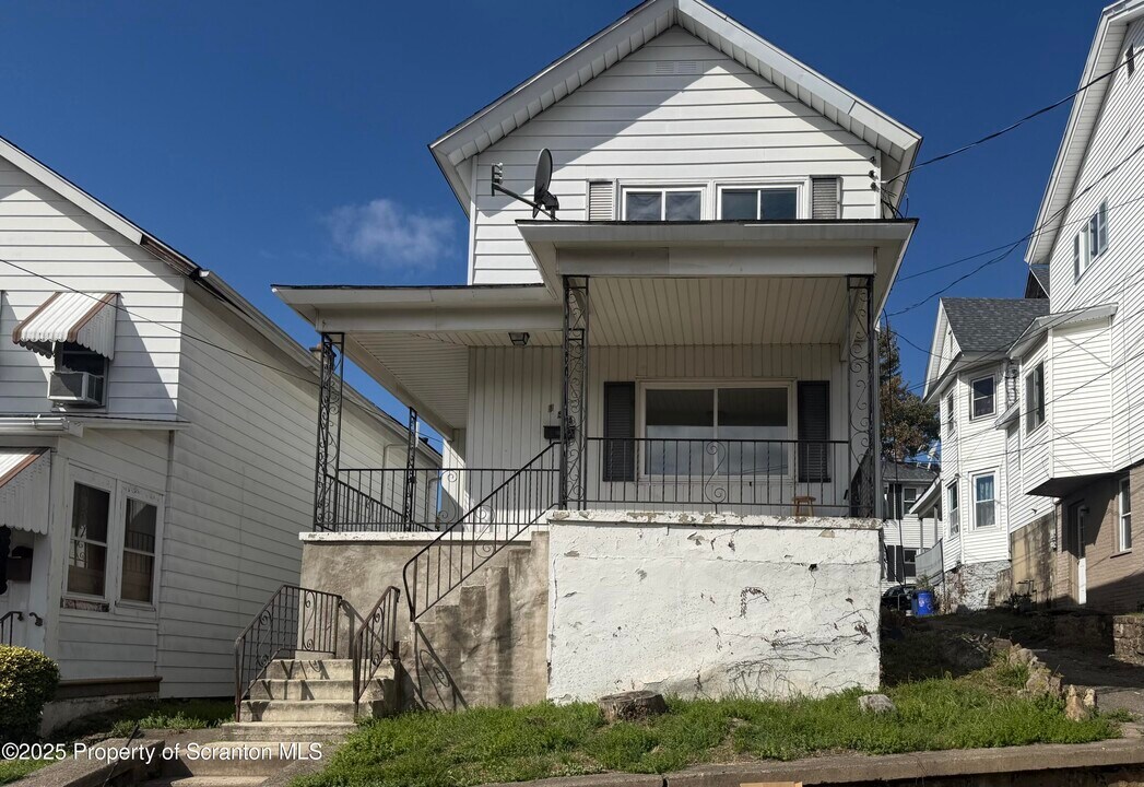 154 S Sumner Ave in Scranton, PA - Building Photo
