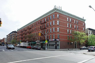 2470-2482 Frederick Douglass Blvd in New York, NY - Foto de edificio - Building Photo