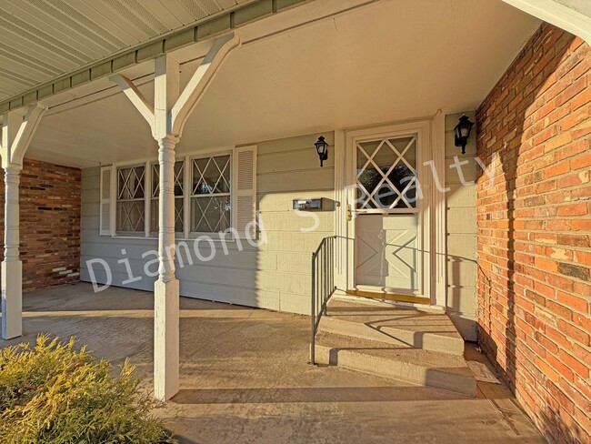 1961 E Woodland St in Springfield, MO - Building Photo - Building Photo