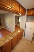 15 Fairfax Ave, Unit B-2 in West Hartford, CT - Foto de edificio - Building Photo