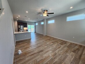 9724 Evening Canopy Dr in Manor, TX - Building Photo - Building Photo