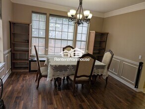 9910 Jasmine Creek Dr in Austin, TX - Building Photo - Building Photo
