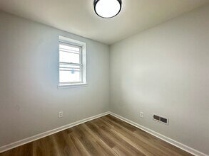 1548 S Dover St in Philadelphia, PA - Building Photo - Building Photo