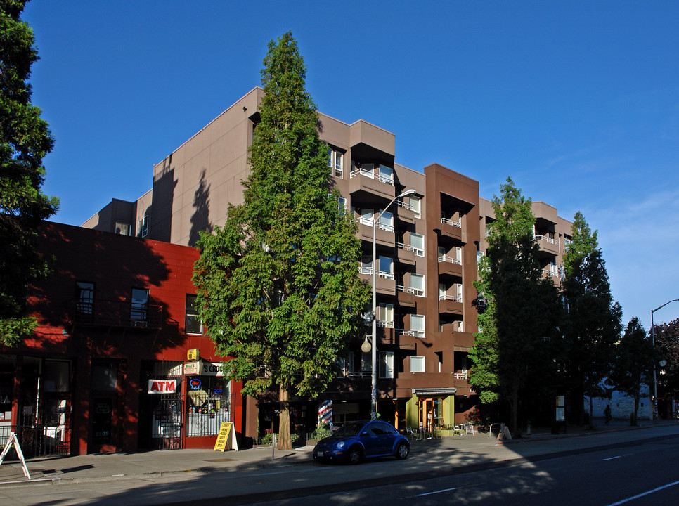 Concept One Apartments in Seattle, WA - Building Photo