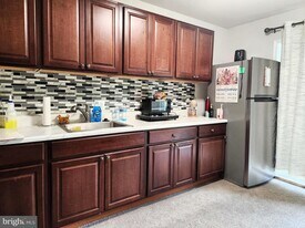 13224 Dowdens Ridge Dr in Clarksburg, MD - Building Photo