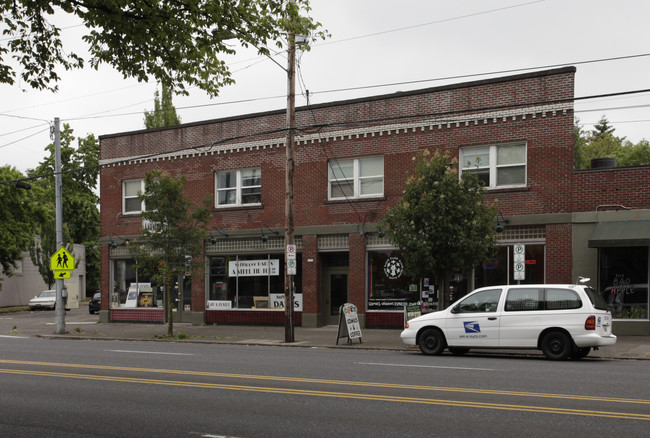 6360 SE Foster Rd in Portland, OR - Building Photo - Building Photo