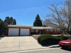 2408 Cutler Ave NE in Albuquerque, NM - Building Photo