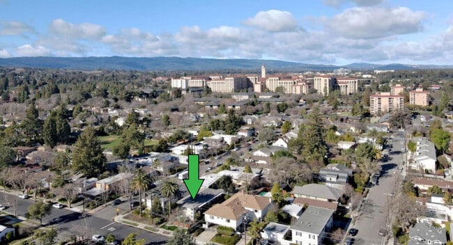 664 College Ave, Unit 666 in Palo Alto, CA - Building Photo - Building Photo