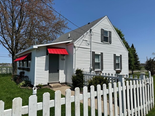property at 1039 Brentwood Rd
