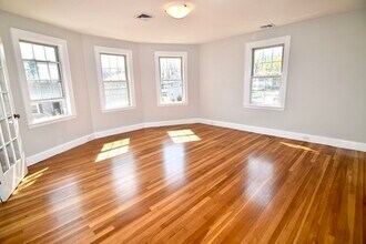 98 Dean St in Norwood, MA - Building Photo - Building Photo