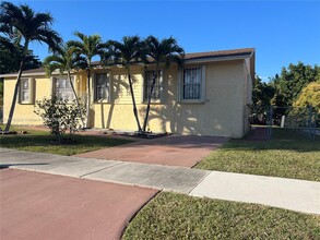 9785 SW 210th Terrace in Cutler Bay, FL - Building Photo - Building Photo