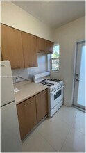 320 86th St, Unit 3 in Miami Beach, FL - Building Photo - Building Photo