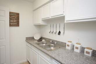 Miami Gardens Apartments in Houston, TX - Building Photo - Interior Photo