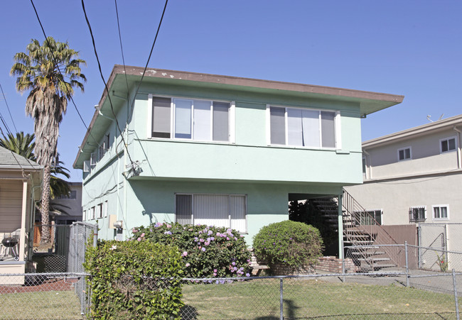 9045 Hillside St in Oakland, CA - Foto de edificio - Building Photo